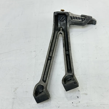 2006 2007 SUZUKI GSXR 600 GSXR 750 PASSENGER PEGS REAR FOOT REST LEFT RIGHT SET