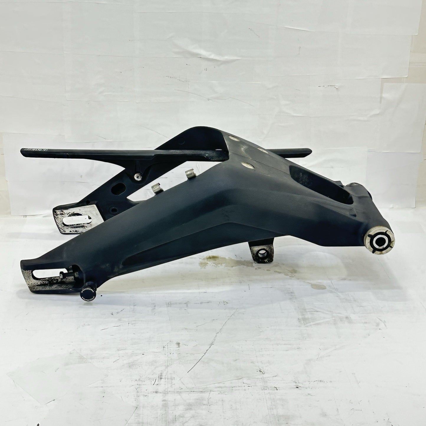 2013 - 2017 TRIUMPH DAYTONA 675R SWINGARM REAR SHOCK BACK WHEEL FRAME BLACK