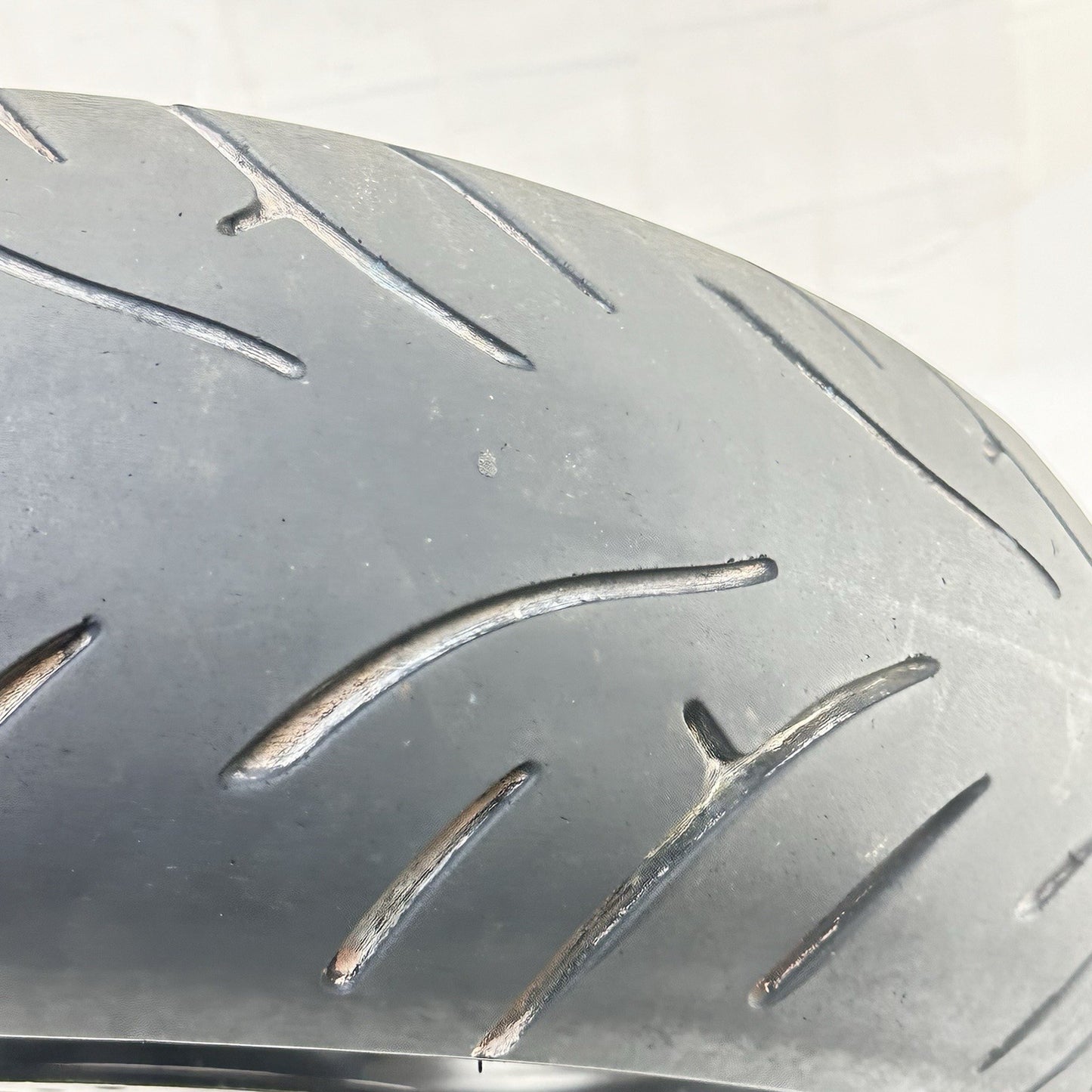 2003 - 2005 YAMAHA YZF R6 REAR WHEEL RIM TIRE RUBBER BACK BRAKE DISC ROTOR BLACK