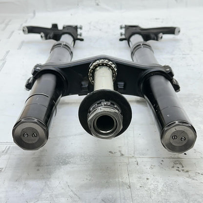2017 - 2019 HONDA CBR1000RR FRONT FORKS LOWER TRIPLE TREE SUSPENSION SET STOCK