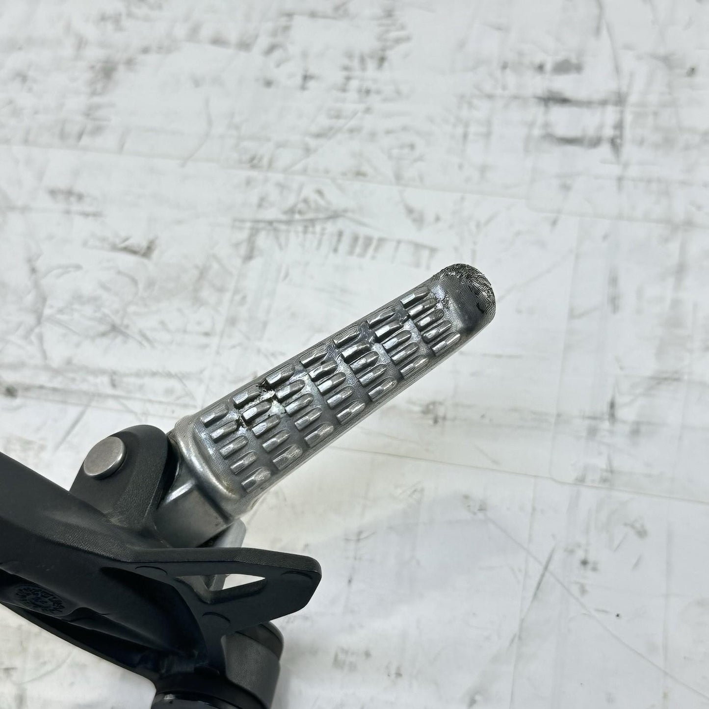 2024 - 2026 KAWASAKI NINJA ZX6R RIGHT REAR PASSENGER PEG FOOT REST BLACK STOCK