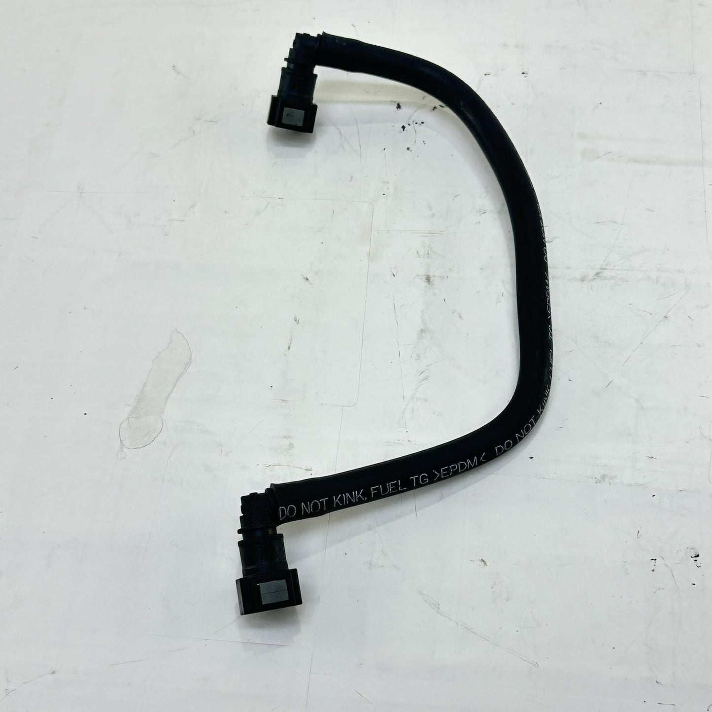 2003 - 2005 YAMAHA YZF R6 FUEL HOSE GAS PETROL SENDING LINE BLACK STOCK
