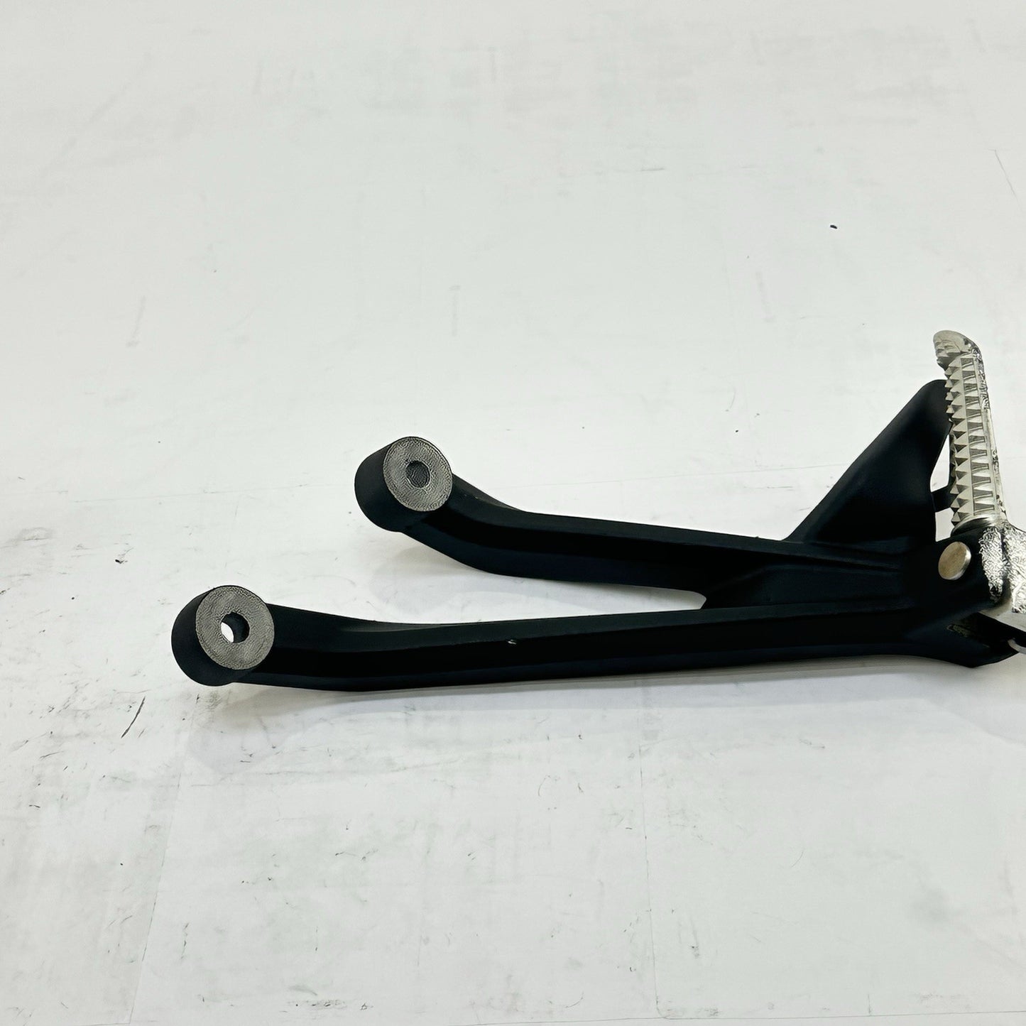 2013 - 2017 TRIUMPH DAYTONA 675R PASSENGER PEGS REAR FOOT REST LEFT RIGHT SET