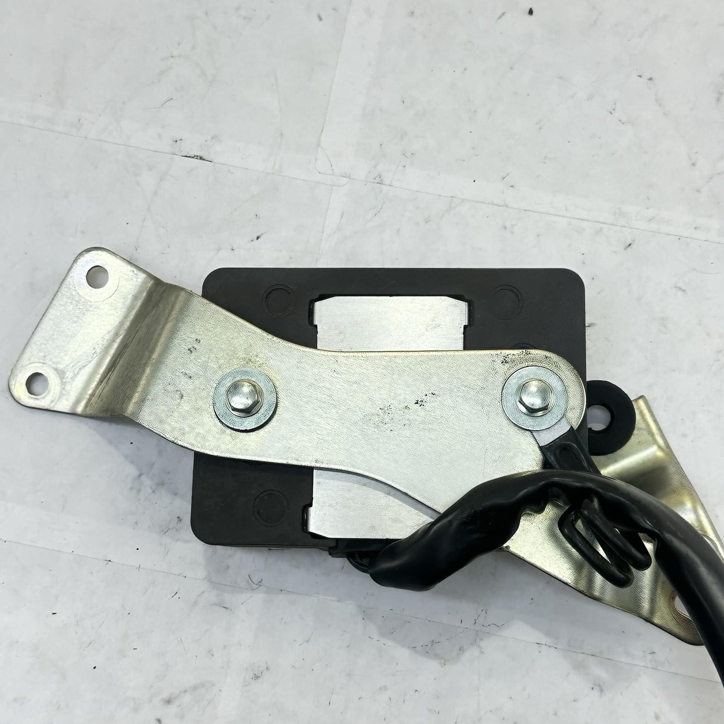 2011 - 2022 SUZUKI GSXR 600 GSXR 750 VOLTAGE REGULATOR RECTIFIER BRACKET OEM