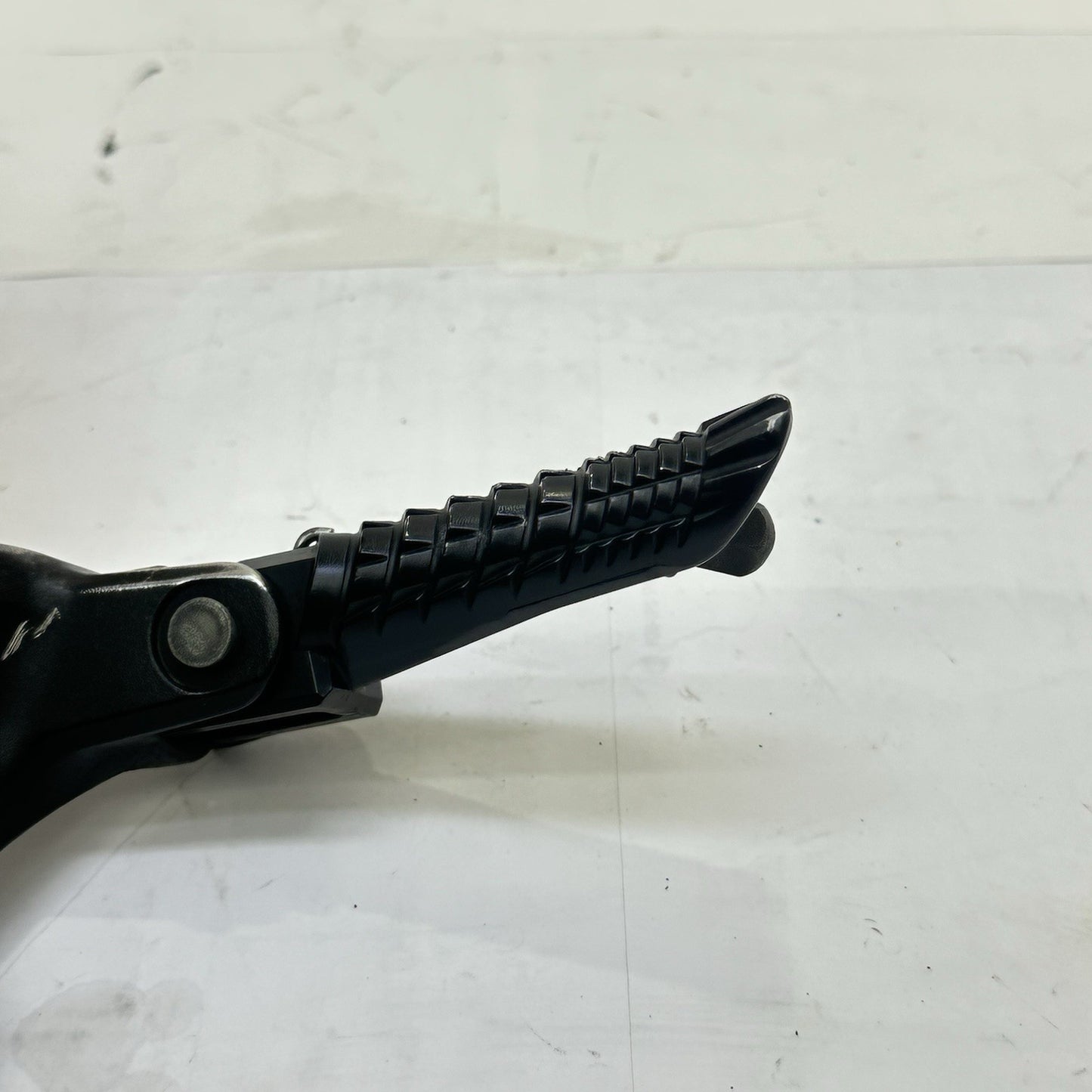 2011 - 2026 SUZUKI GSXS 600 GSXR 750 LEFT REAR SET FOOT LEG REST PEG BLACK