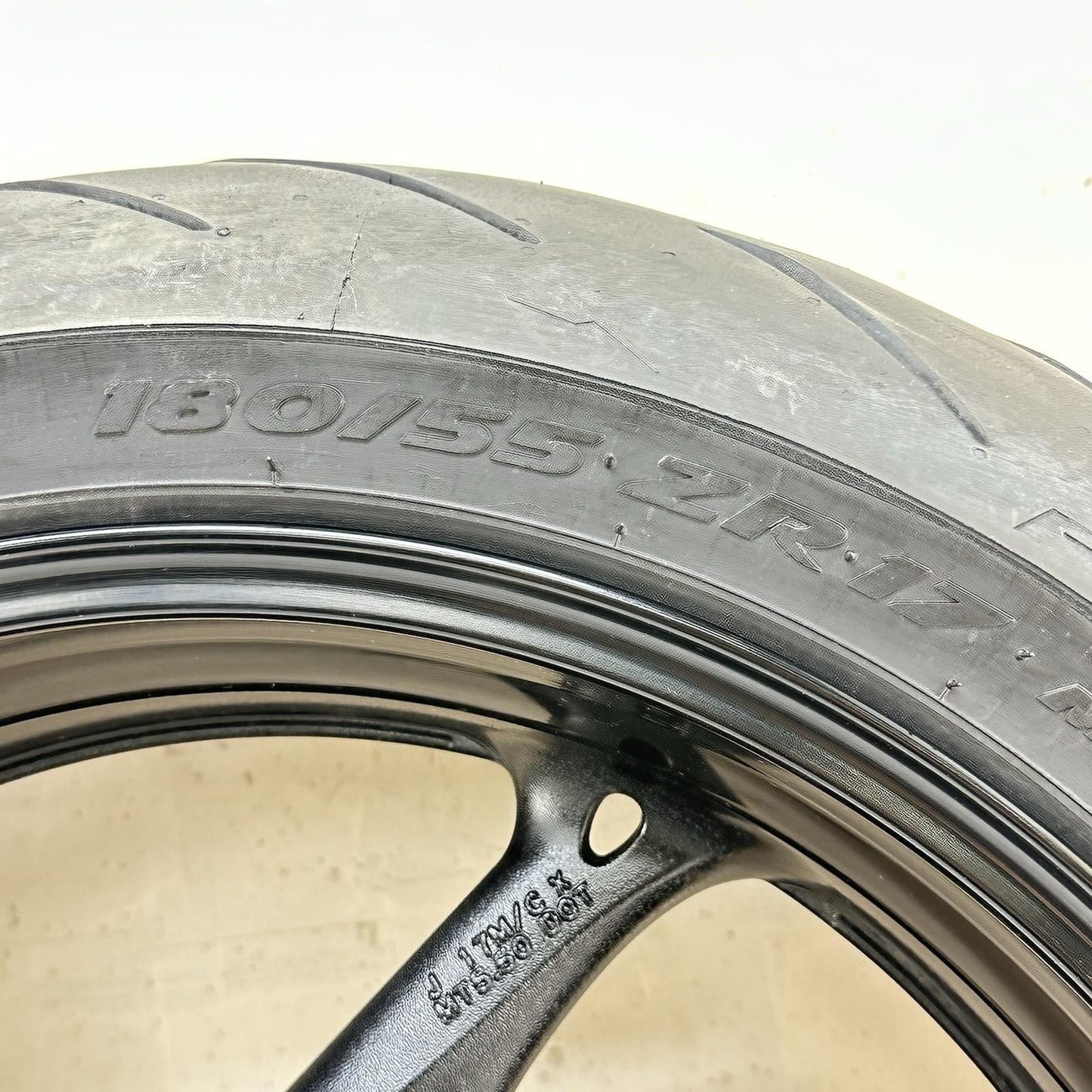 2011 - 2022 SUZUKI GSXR 600 GSXR 750 REAR WHEEL BACK RIM TIRE RUBBER BLACK OEM