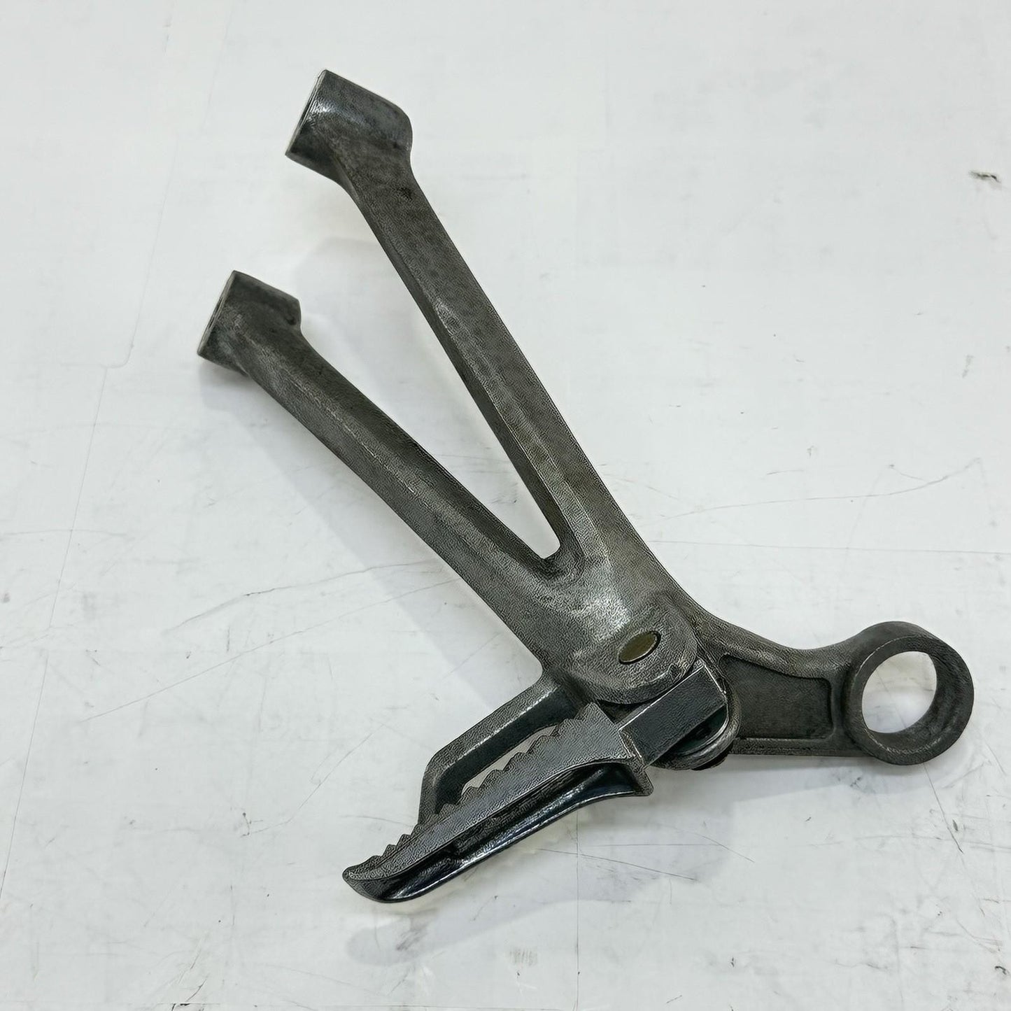 2006 2007 SUZUKI GSXR 600 GSXR 750 PASSENGER PEGS REAR FOOT REST LEFT RIGHT SET