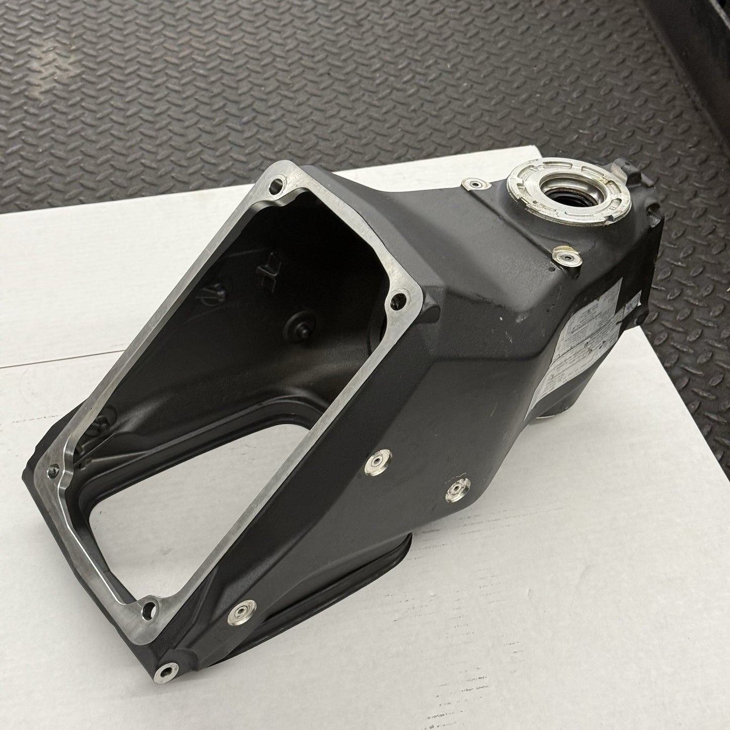 2020 - 2024 DUCATI PANIGALE V2 FRAME MAIN CHASSIS BLACK STRAIGHT BLACK STOCK