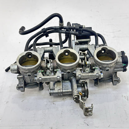 2013 - 2017 TRIUMPH DAYTONA 675RN THROTTLE BODY FUEL INJECTORS RAILING STOCK