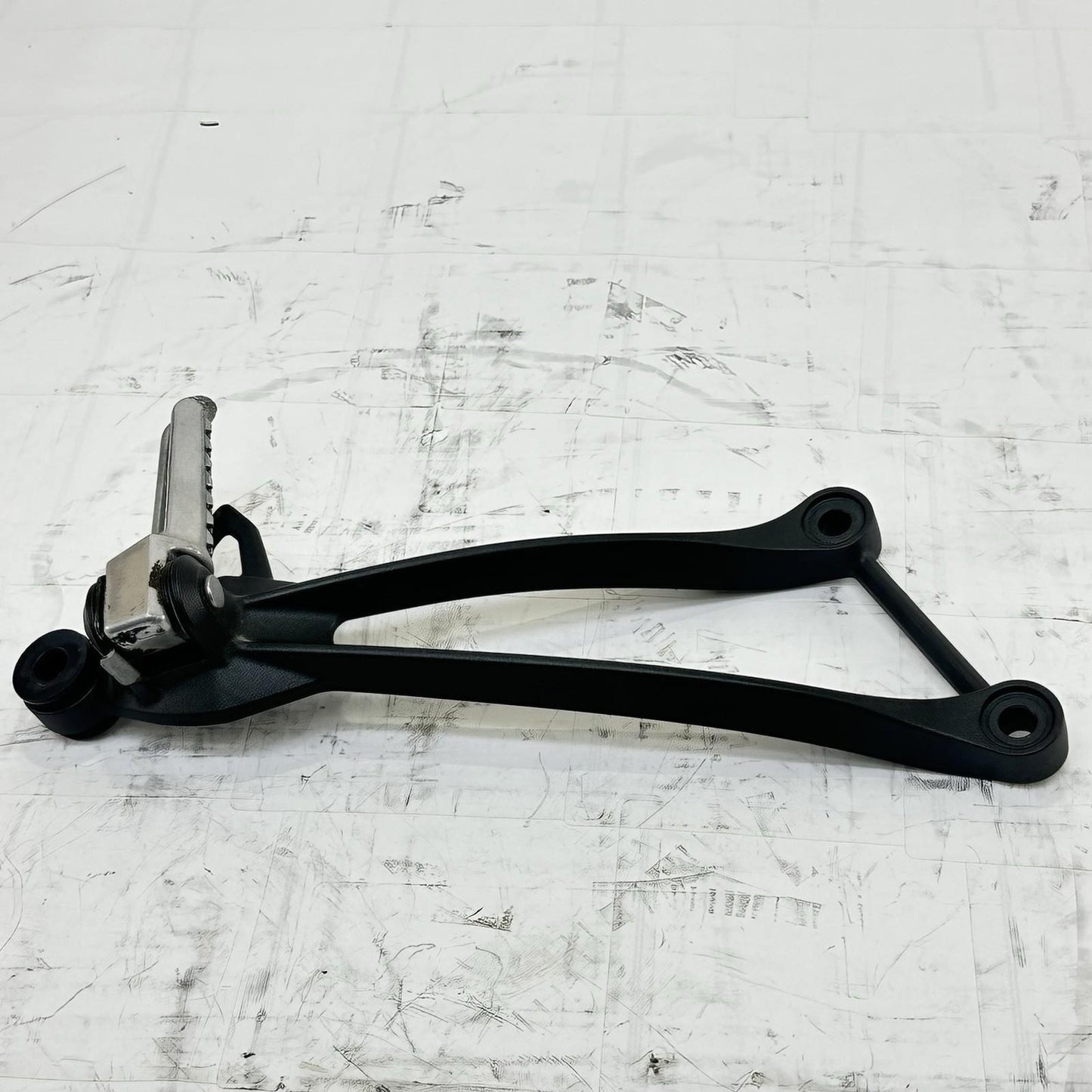 2024 - 2026 KAWASAKI NINJA ZX6R RIGHT REAR PASSENGER PEG FOOT REST BLACK STOCK