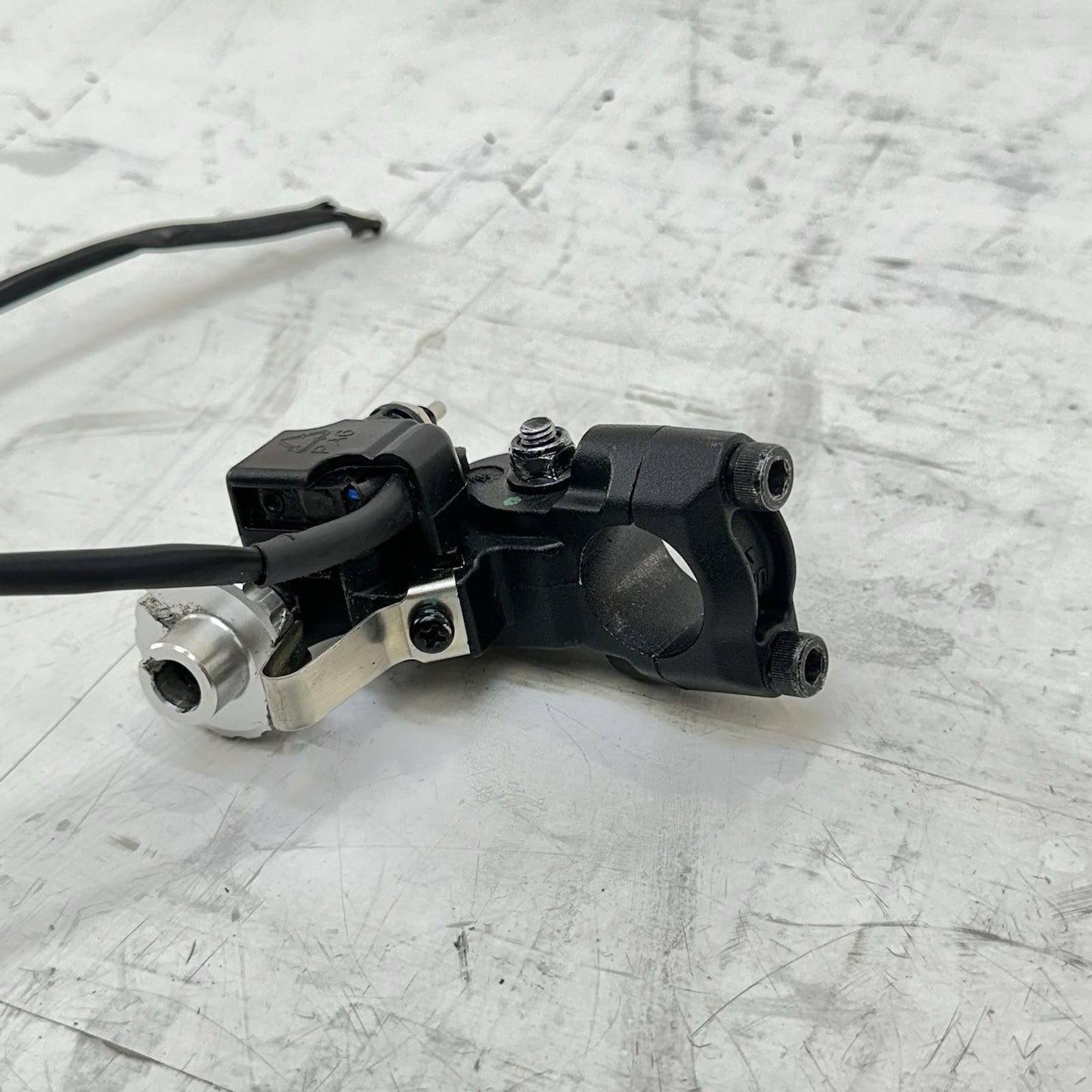 2021 - 2026 APRILIA RSV4 CLUTCH PERCH LEVER MOUNT LEFT SIDE BRACKET STOCK