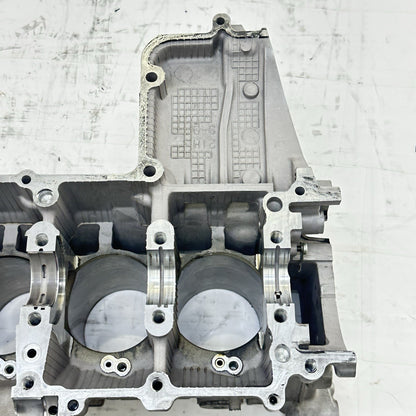2007 - 2008 SUZUKI GSXR 1000 CRANK CASE UPPER BLOCK ENGINE MOTOR SILVER STOCK