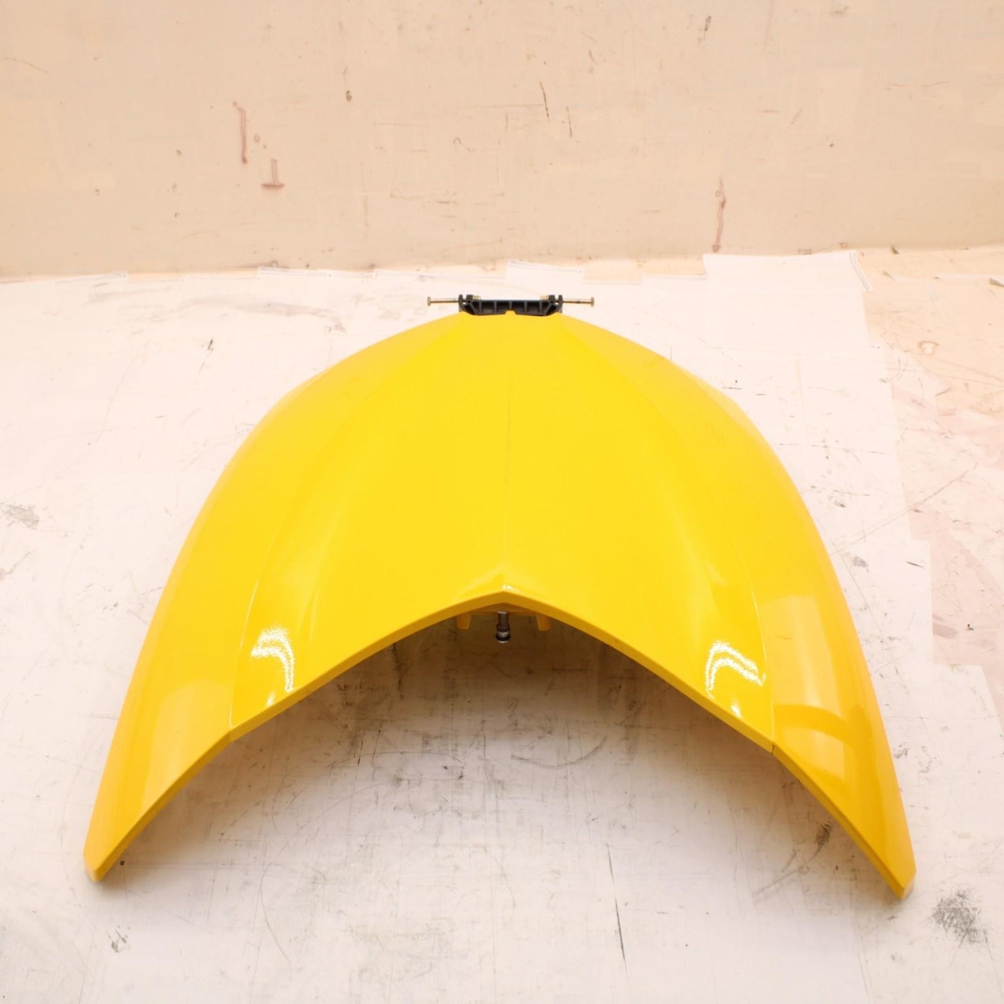 2008 CAN-AM SPYDER RS 990 FRONT HOOD TRUNK LUGGAGE LID COVER RED YELLOW STOCK