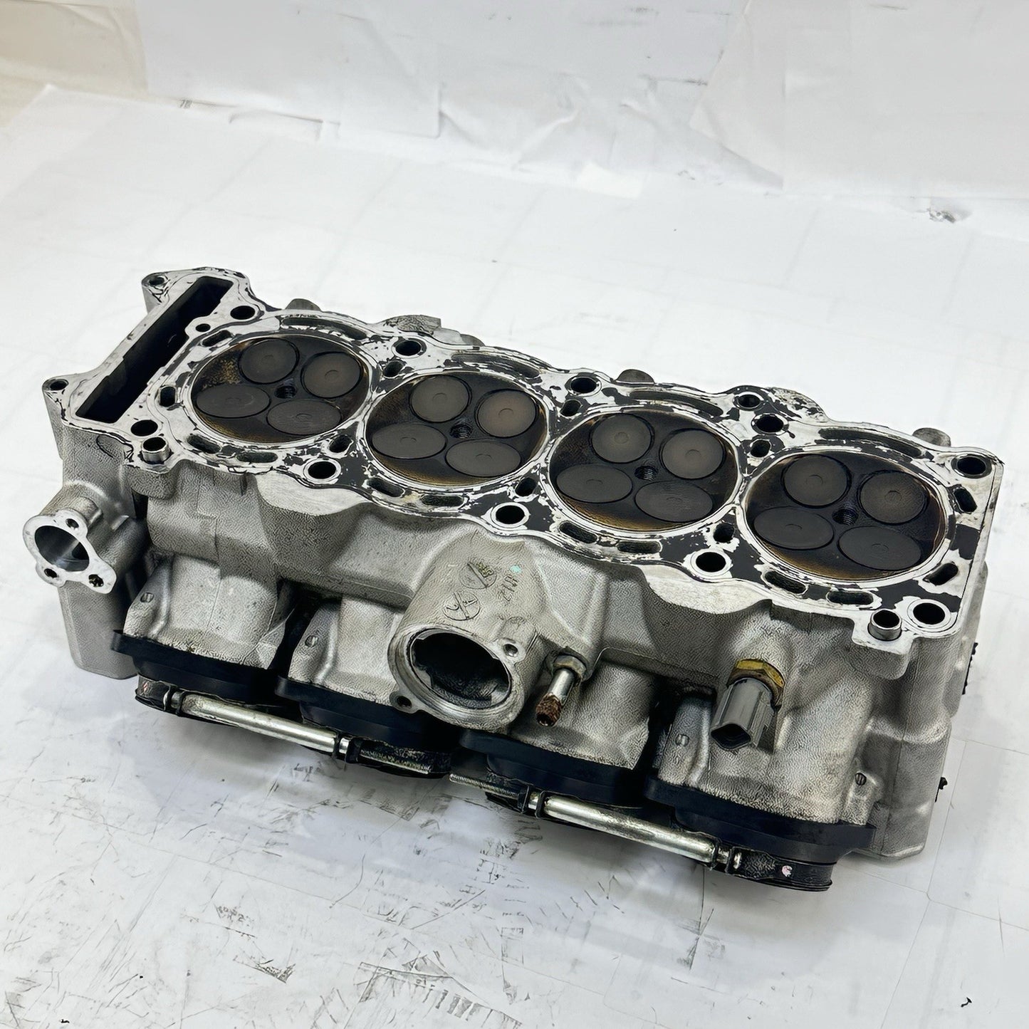2007 - 2008 SUZUKI GSXR 1000 CYLINDER HEAD TOP END ENGINE VALVE COVER CAMSHAFT