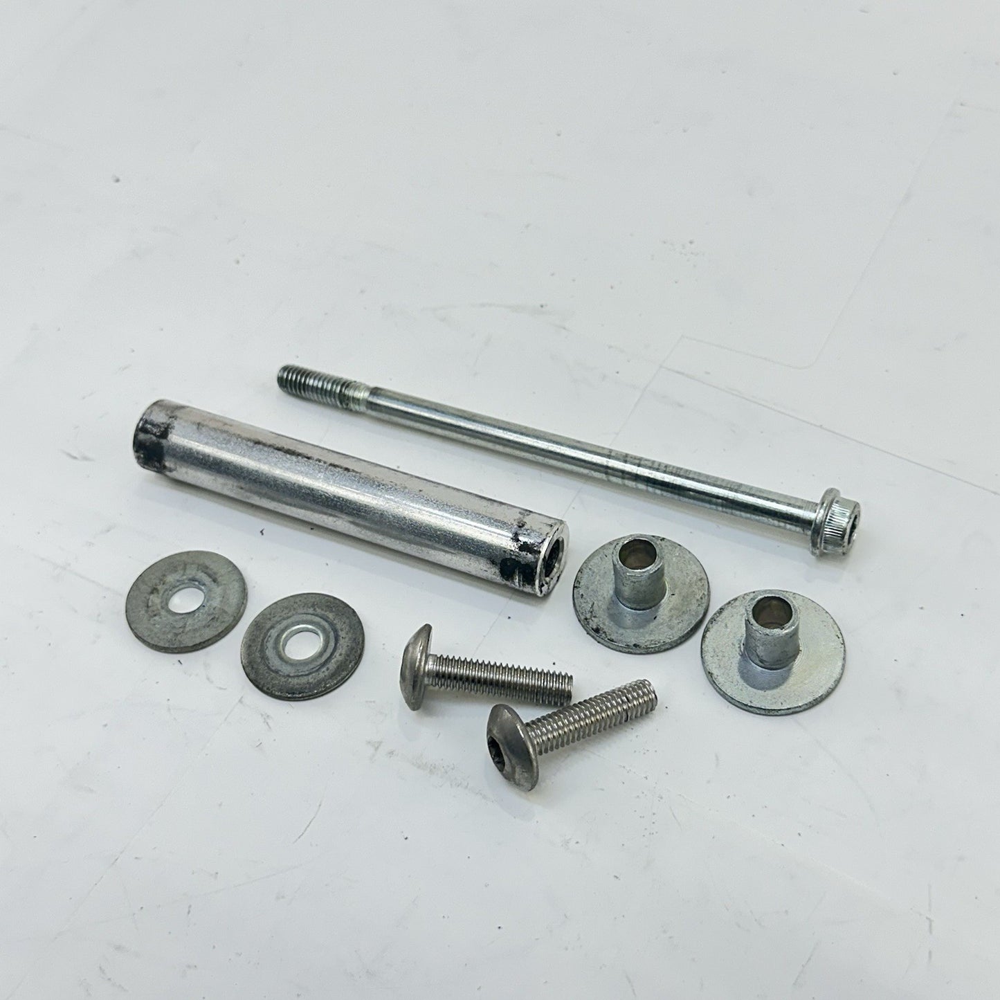 2011 - 2026 SUZUKI GSXS 600 GSXR 750 FUEL TANK BOLTS GAS PETROL HARDWARE SCREWS