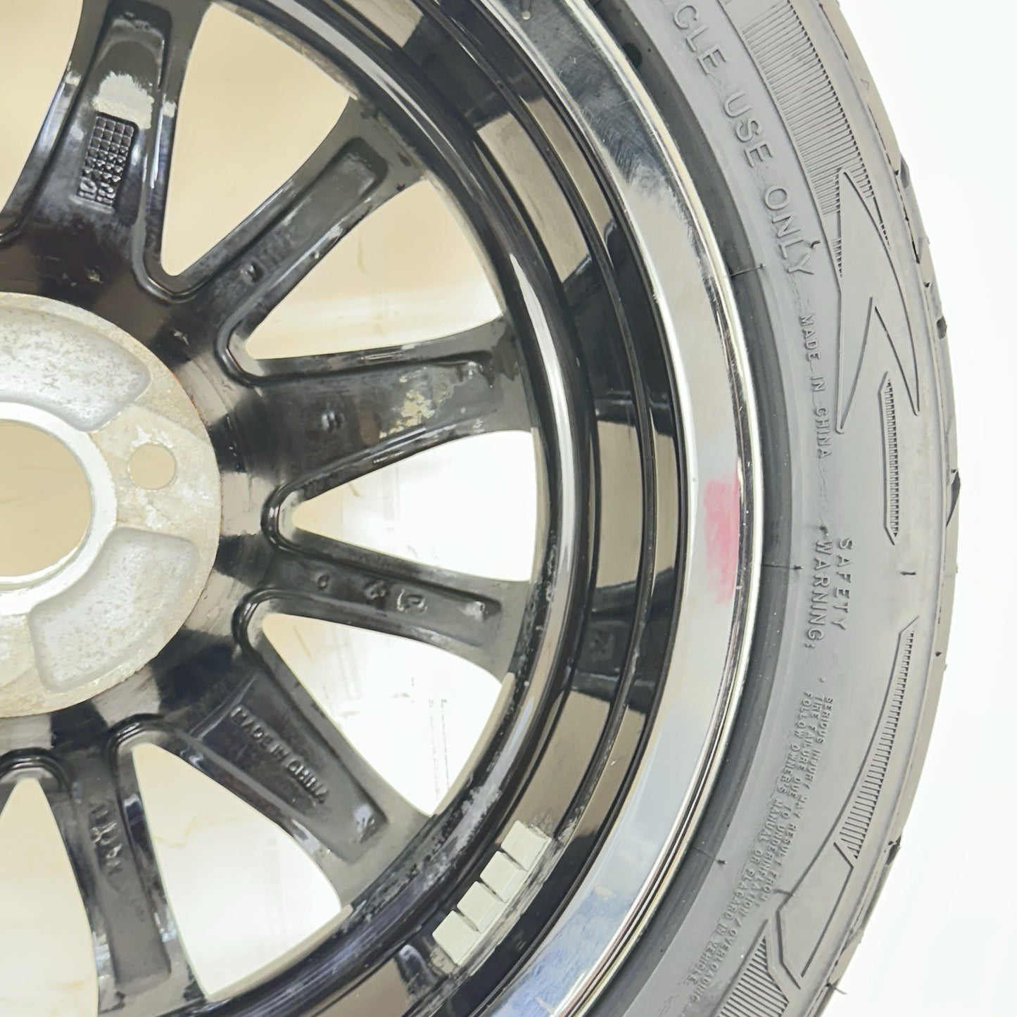 2016 CAN-AM SPYDER RT FRONT WHEEL RIM TIRE RUBBER SILVER CHROME STOCK