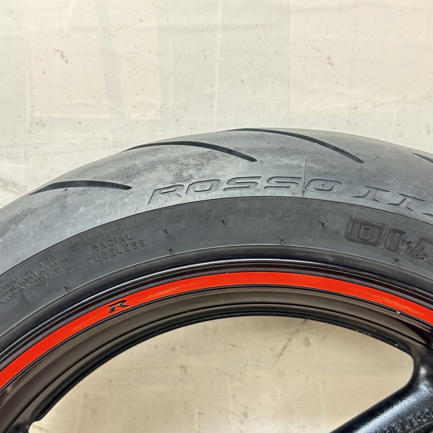 2011 - 2022 SUZUKI GSXR 600 GSXR 750 REAR WHEEL BACK RIM TIRE RUBBER BLACK OEM