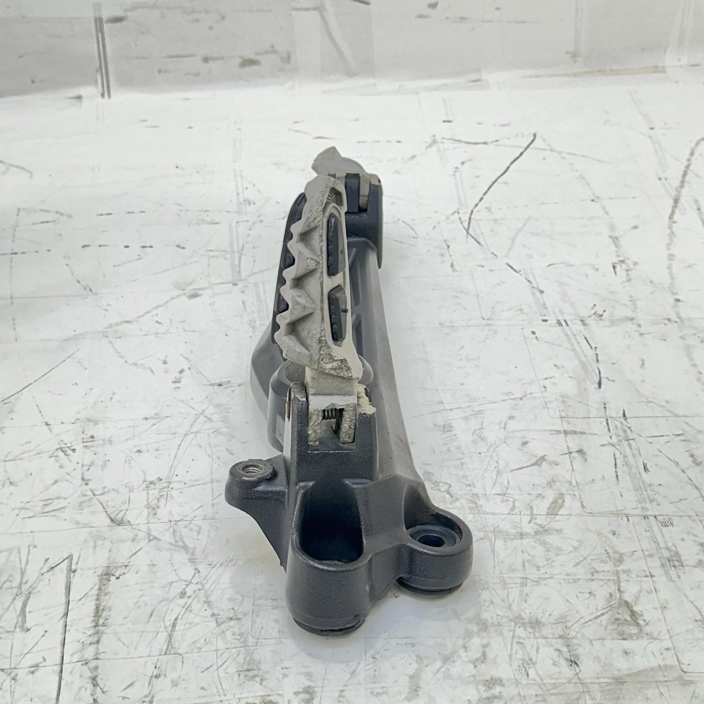 2016 - 2018 DUCATI HYPERMOTARD 939 FOOT REST PEGS PLATE BRACKET HOLDER *SCUFFED*