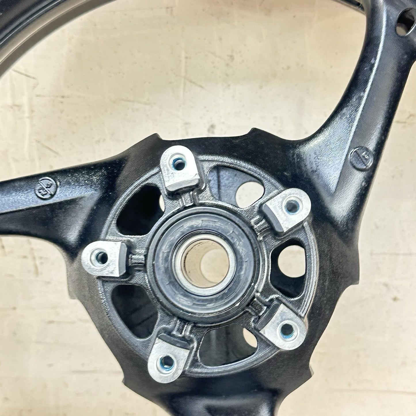 2011 - 2022 SUZUKI GSXR 600 GSXR 750 REAR WHEEL BACK RIM TIRE RUBBER BLACK OEM
