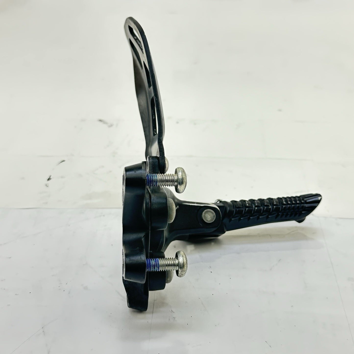 2011 - 2026 SUZUKI GSXS 600 GSXR 750 LEFT REAR SET FOOT LEG REST PEG BLACK