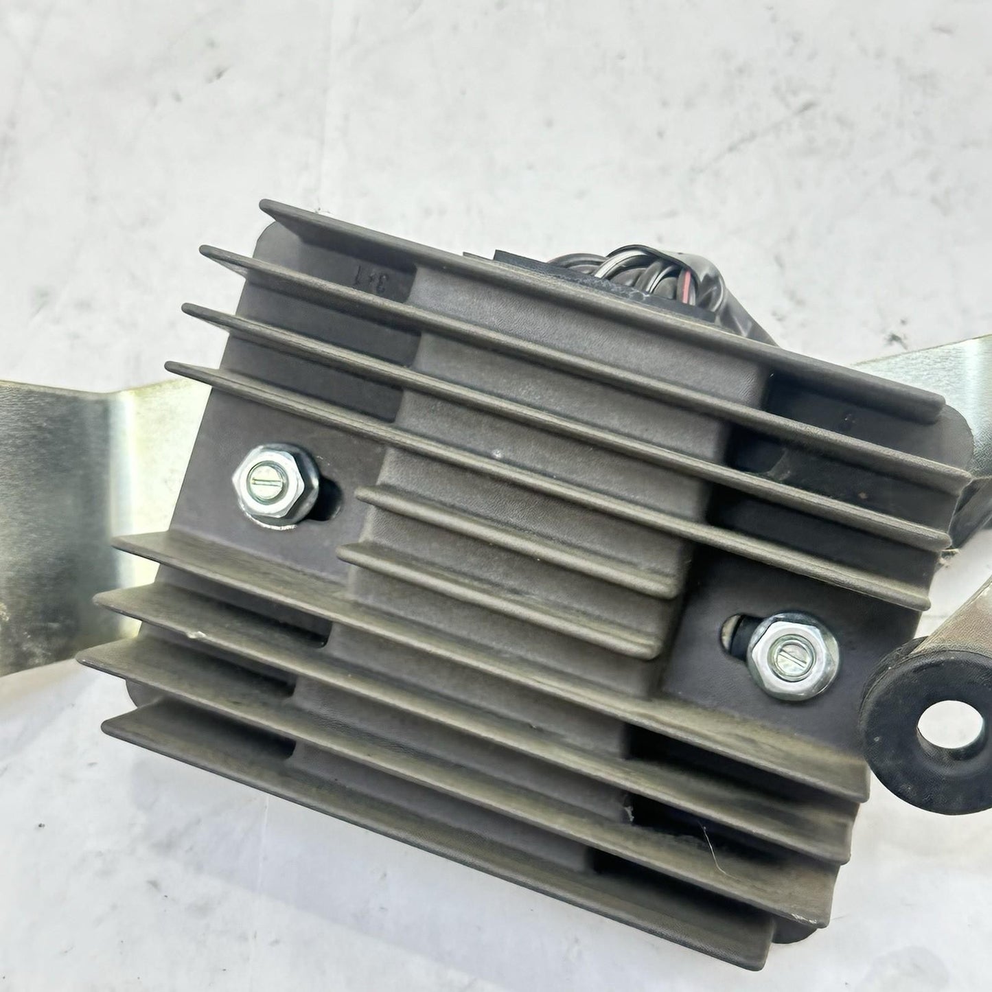 2011 - 2022 SUZUKI GSXR 600 GSXR 750 VOLTAGE REGULATOR RECTIFIER BRACKET OEM