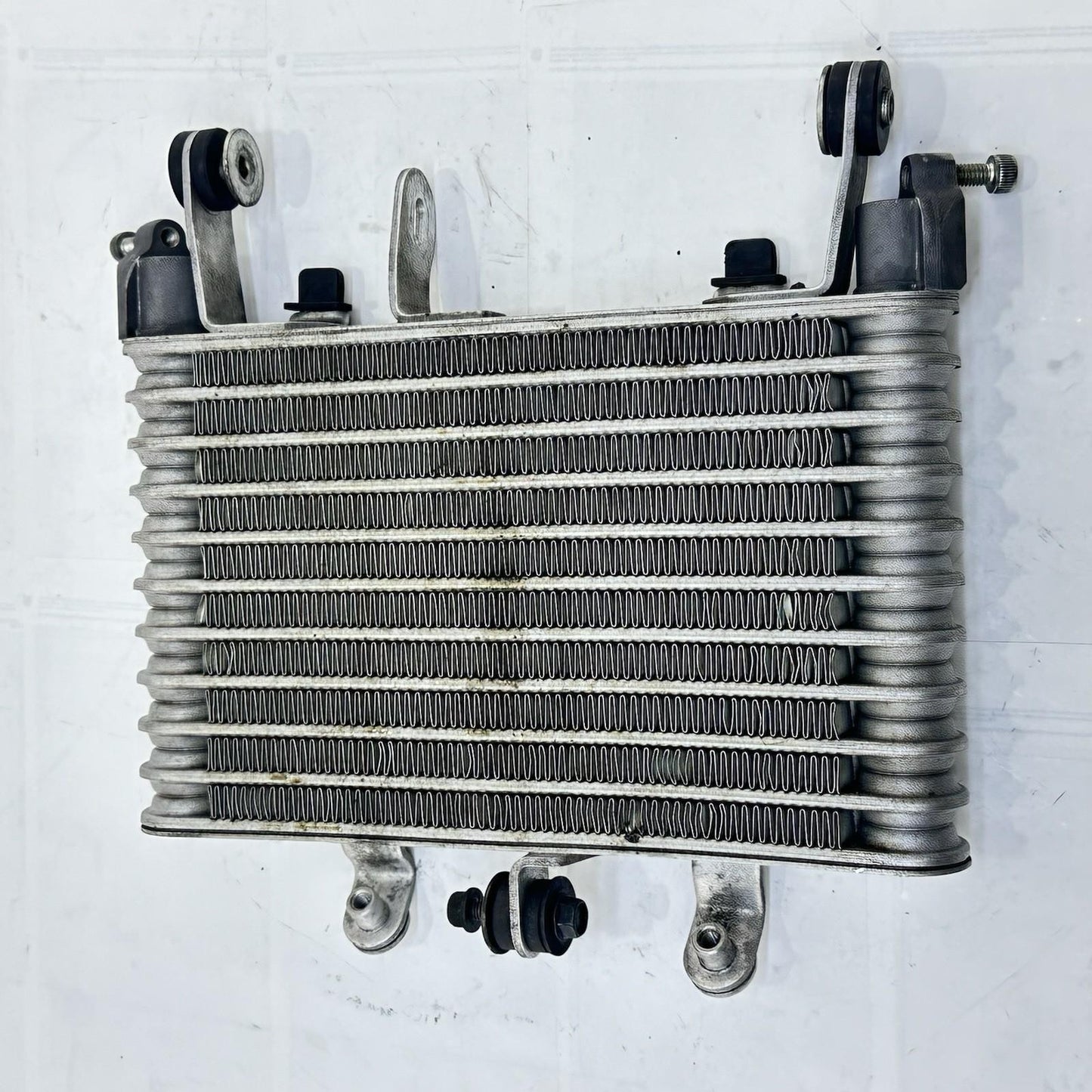 2016 - 2019 YAMAHA YZF R1 LOWER RADIATOR OIL COOLER ENGINE MOTOR COOLING STOCK