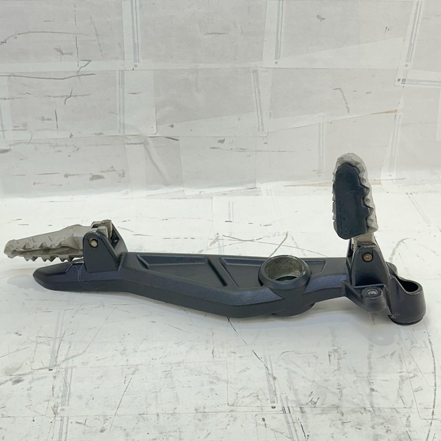 2016 - 2018 DUCATI HYPERMOTARD 939 FOOT REST PEGS PLATE BRACKET HOLDER *SCUFFED*