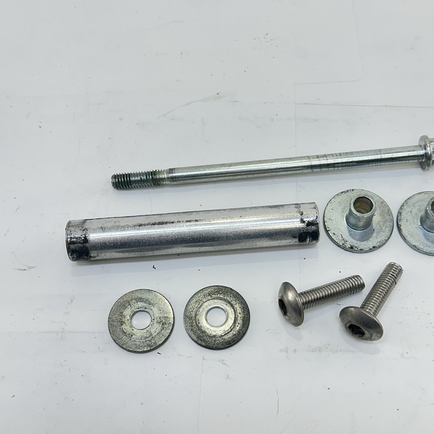 2011 - 2026 SUZUKI GSXS 600 GSXR 750 FUEL TANK BOLTS GAS PETROL HARDWARE SCREWS