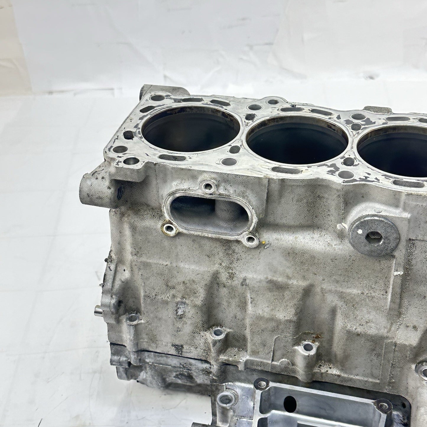 2007 - 2008 SUZUKI GSXR 1000 CRANK CASE UPPER BLOCK ENGINE MOTOR SILVER STOCK