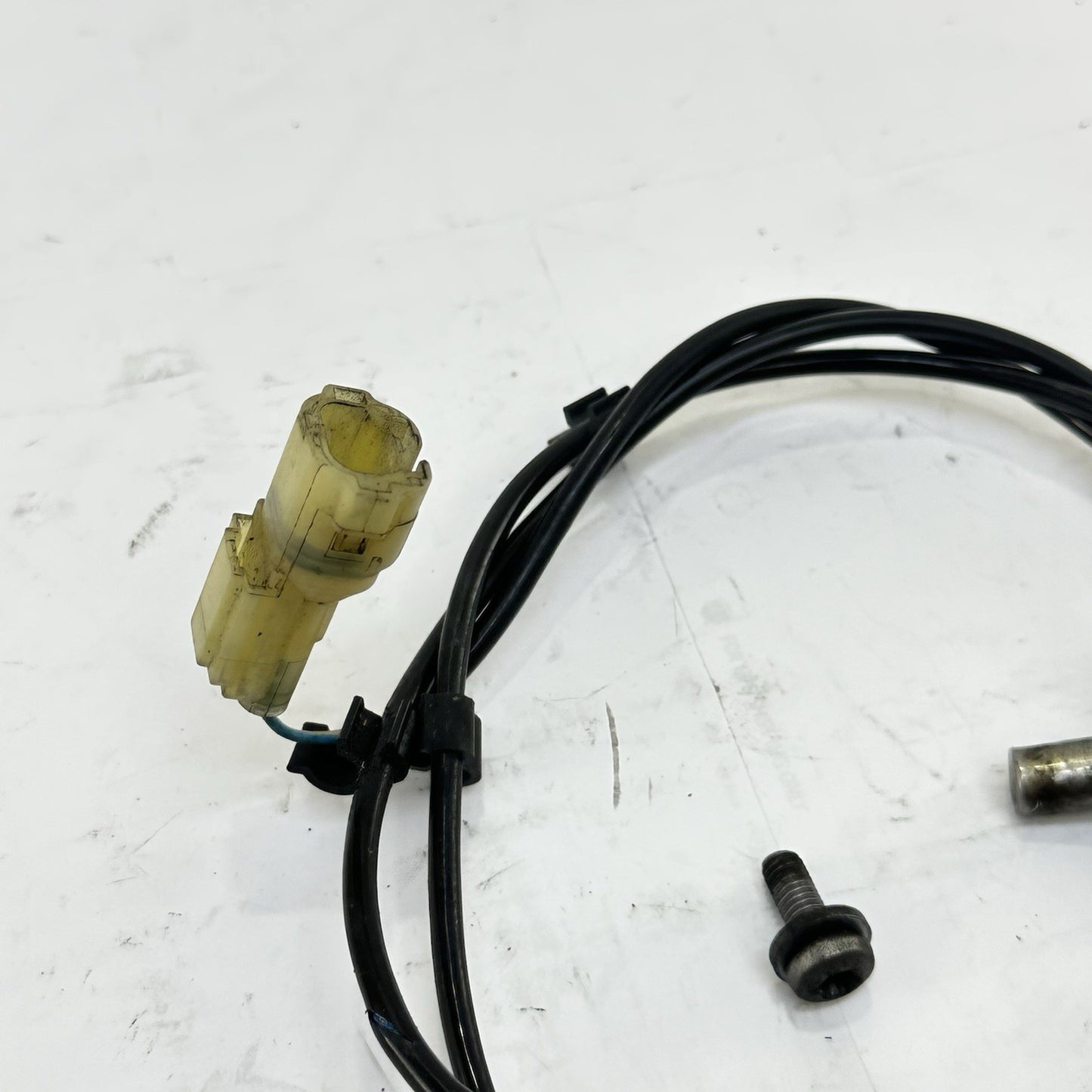 2013 - 2017 TRIUMPH DAYTONA 675R FRONT ABS SENSOR BRAKE WIRE LINE SWITCH BOLT