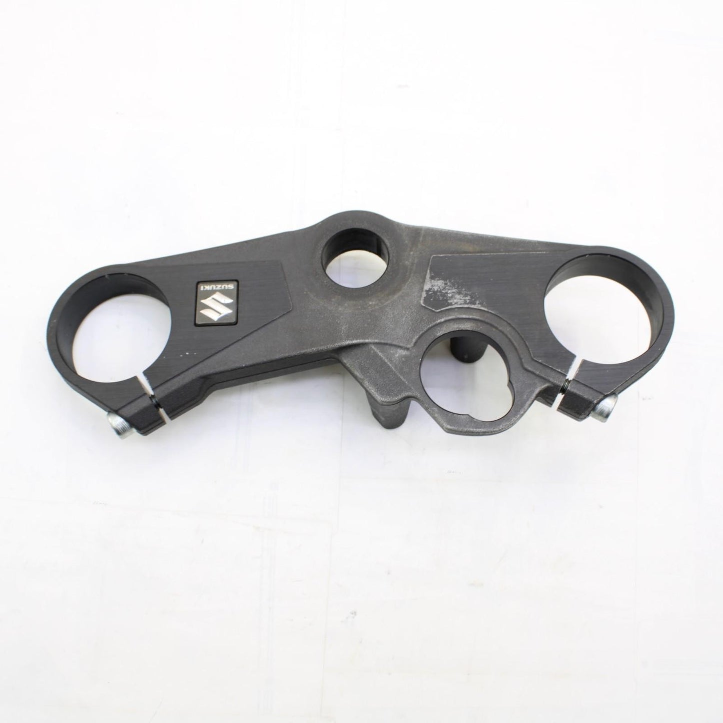 2017 - 2025 SUZUKI GSXR 1000 R TRIPLE TREE CLAMP UPPER FORK BLACK STOCK OEM