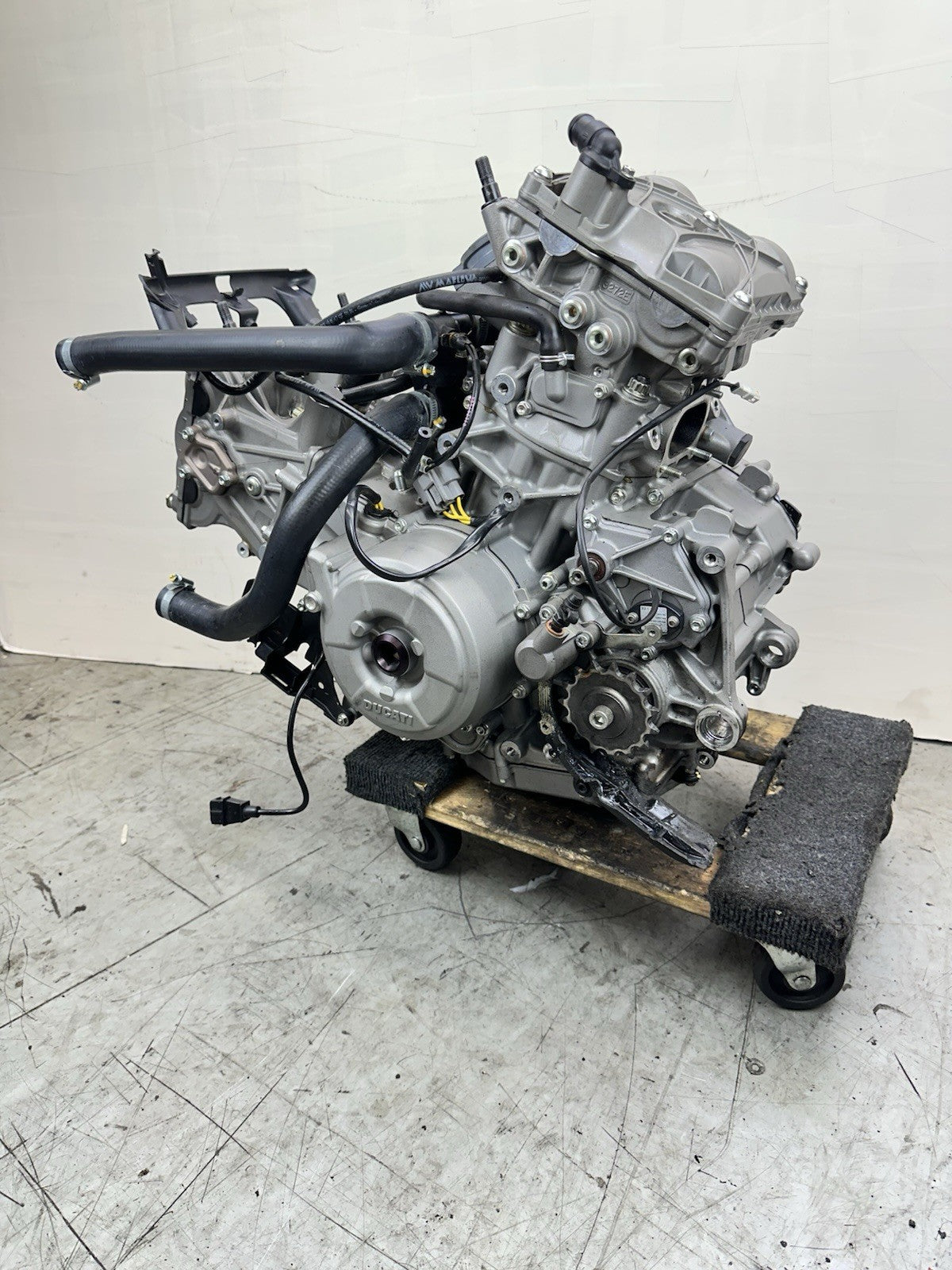 2016 - 2019 DUCATI PANIGALE 959 ENGINE BLOCK MOTOR RUNS EXCELLENT *3,698 MILES*