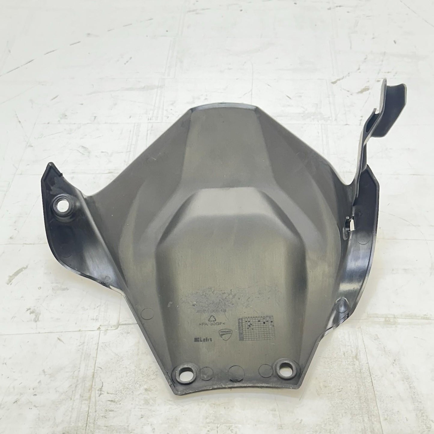 2016 - 2019 DUCATI 959 PANIGALE REAR WHEEL FENDER BACK TIRE HUGGER PLASTIC COVER