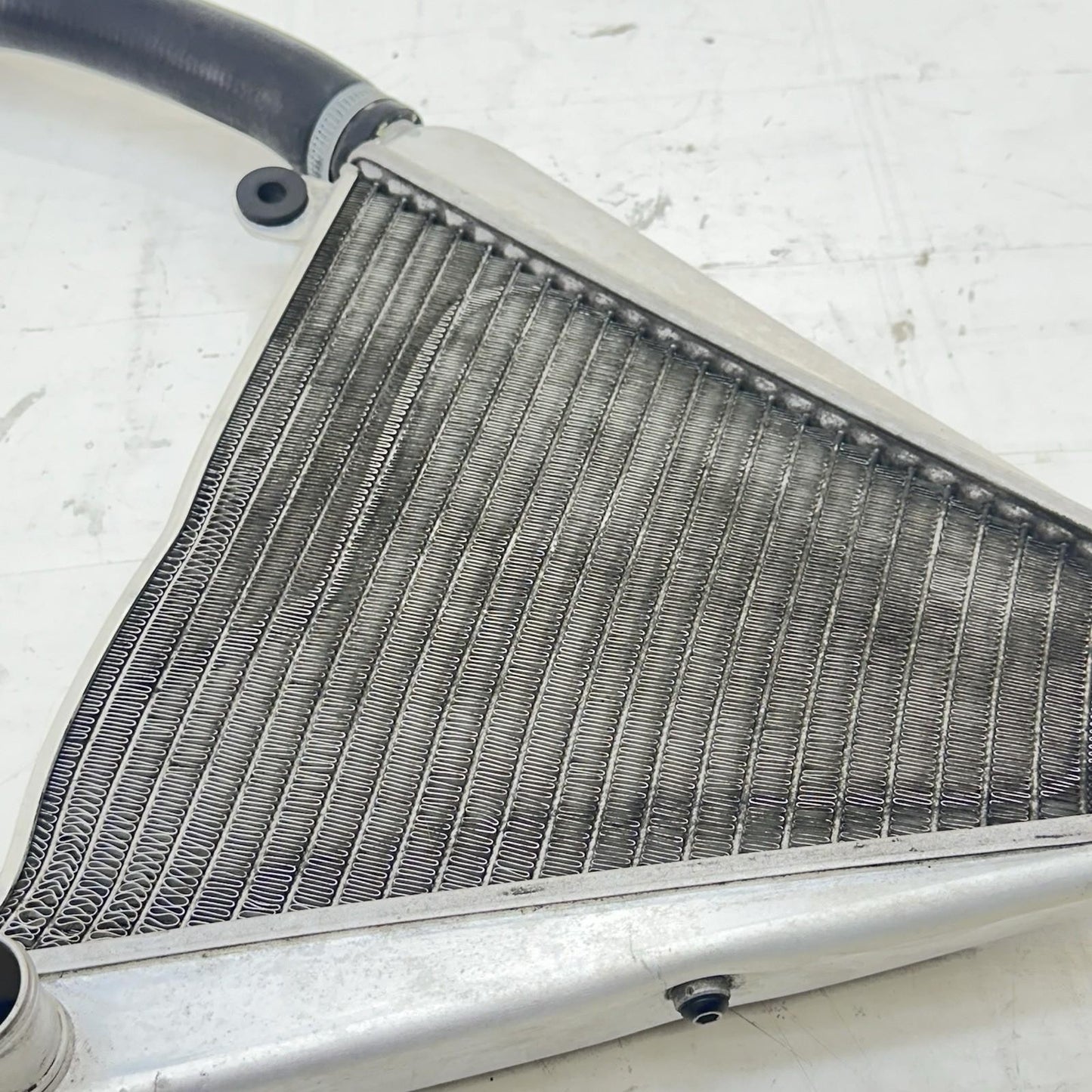 2016 - 2019 DUCATI 959 PANIGALE LOWER RADIATOR ENGINE OIL COOLER MOTOR *BENT*