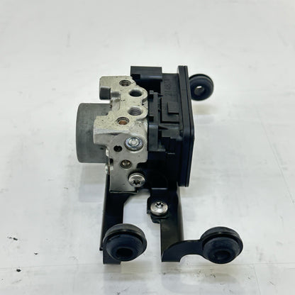 2013 - 2017 TRIUMPH DAYTONA 675R ABS BRAKE PUMP MODULE BOLTS BRACKET MOUNT