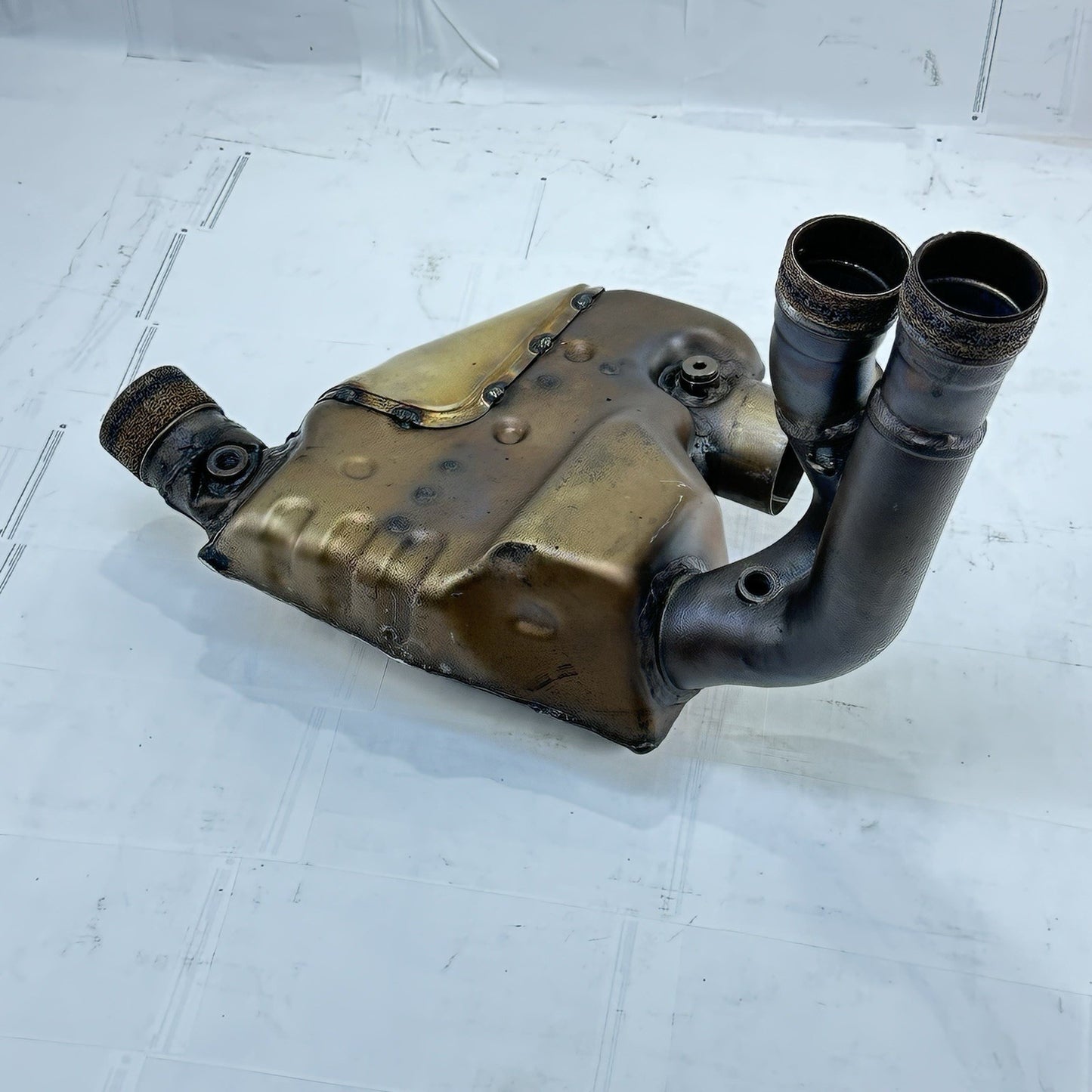 2021 - 2026 APRILIA RSV4 EXHAUST CATALYTIC MID PIPES CAT SET STOCK