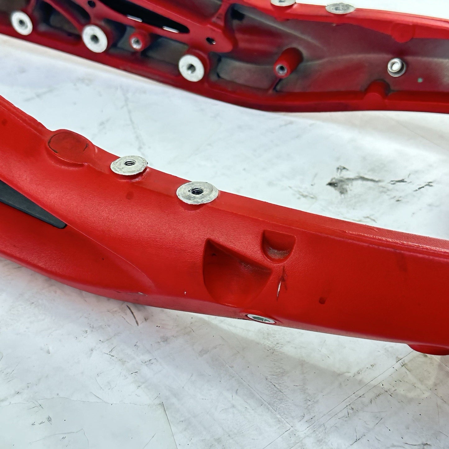 2013 - 2017 TRIUMPH DAYTONA 675R SUBFRAME REAR UNDERTAIL BACK SEAT FRAME RED