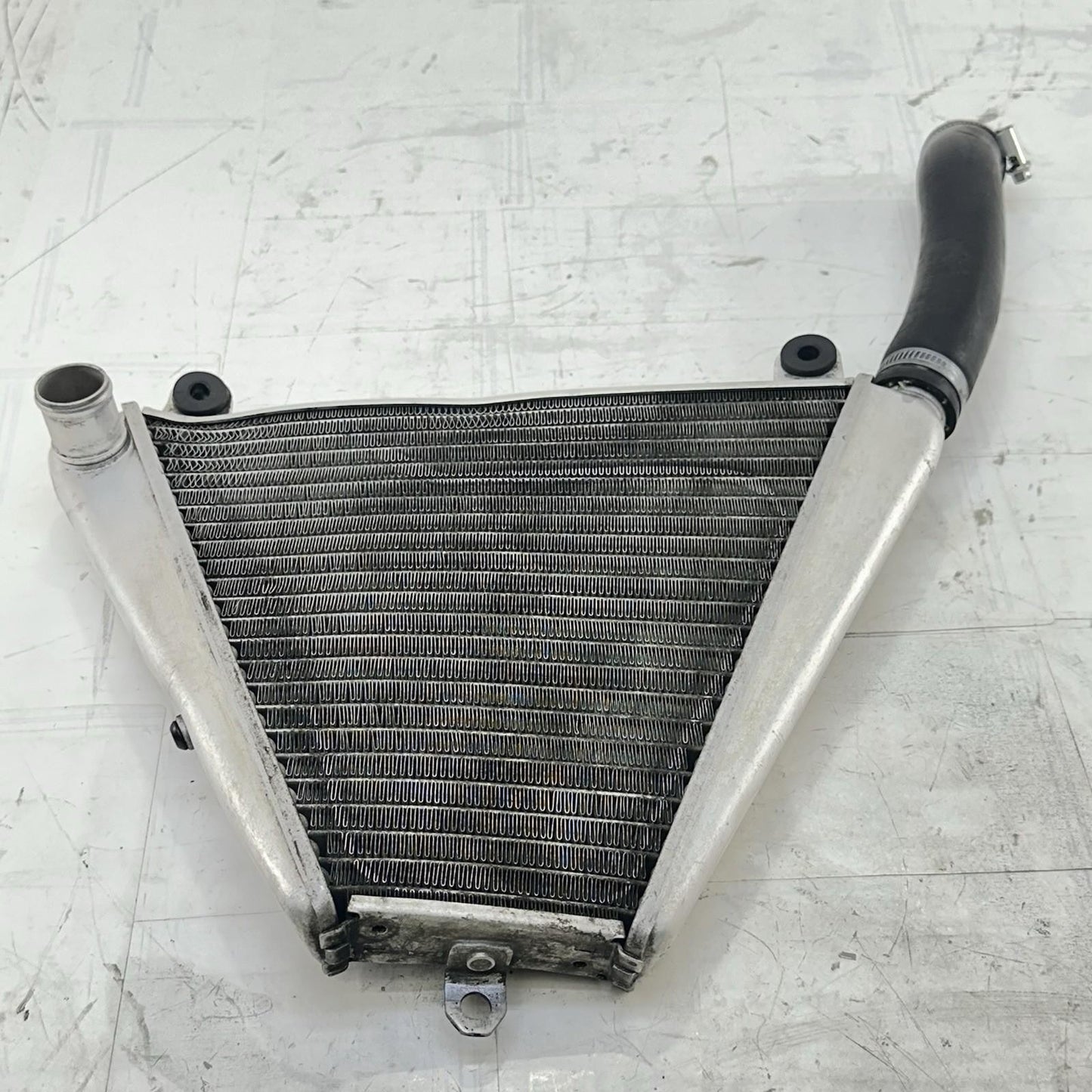 2016 - 2019 DUCATI 959 PANIGALE LOWER RADIATOR ENGINE OIL COOLER MOTOR *BENT*