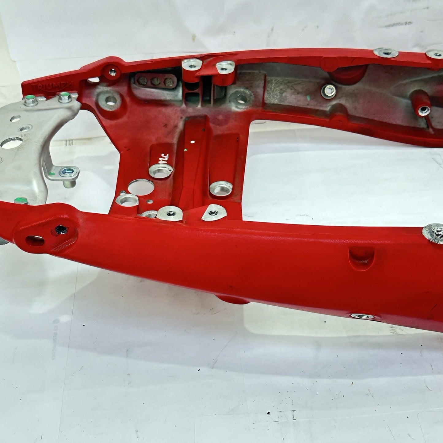 2013 - 2017 TRIUMPH DAYTONA 675R SUBFRAME REAR UNDERTAIL BACK SEAT FRAME RED