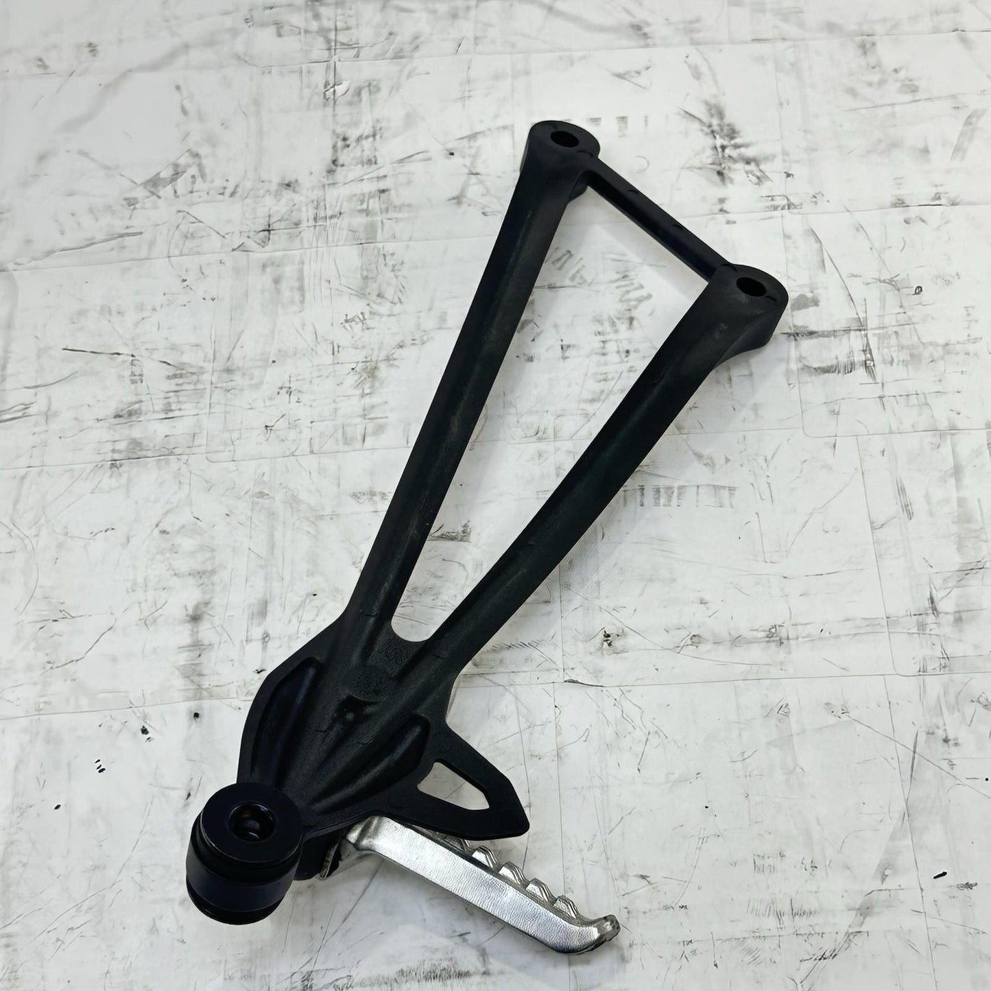 2024 - 2026 KAWASAKI NINJA ZX6R RIGHT REAR PASSENGER PEG FOOT REST BLACK STOCK