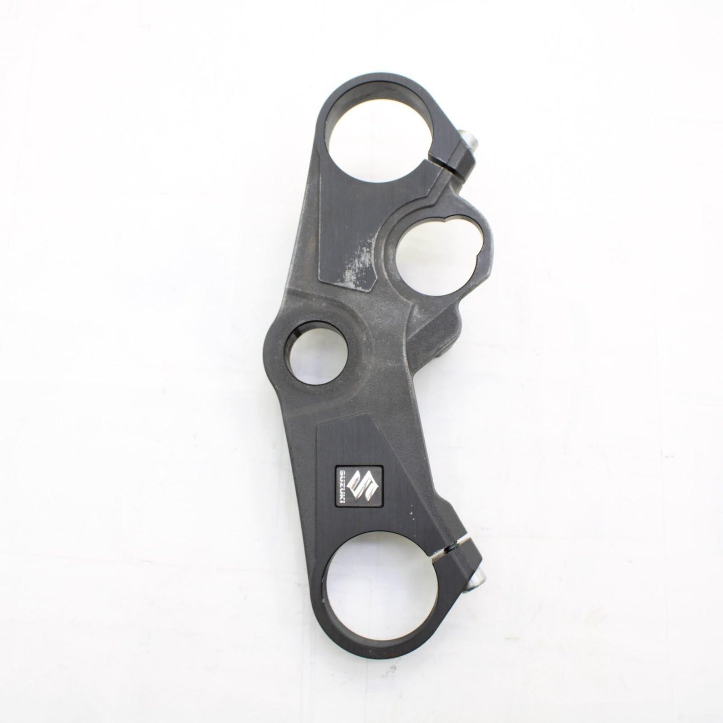 2017 - 2025 SUZUKI GSXR 1000 R TRIPLE TREE CLAMP UPPER FORK BLACK STOCK OEM