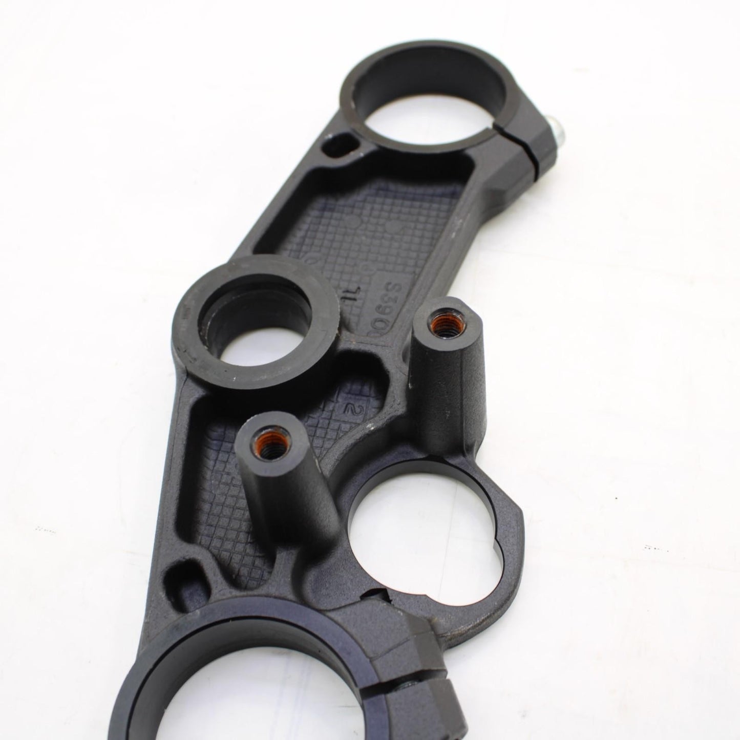 2017 - 2025 SUZUKI GSXR 1000 R TRIPLE TREE CLAMP UPPER FORK BLACK STOCK OEM