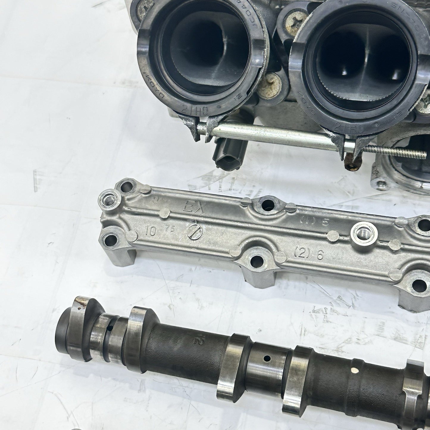 2007 - 2008 SUZUKI GSXR 1000 CYLINDER HEAD TOP END ENGINE VALVE COVER CAMSHAFT