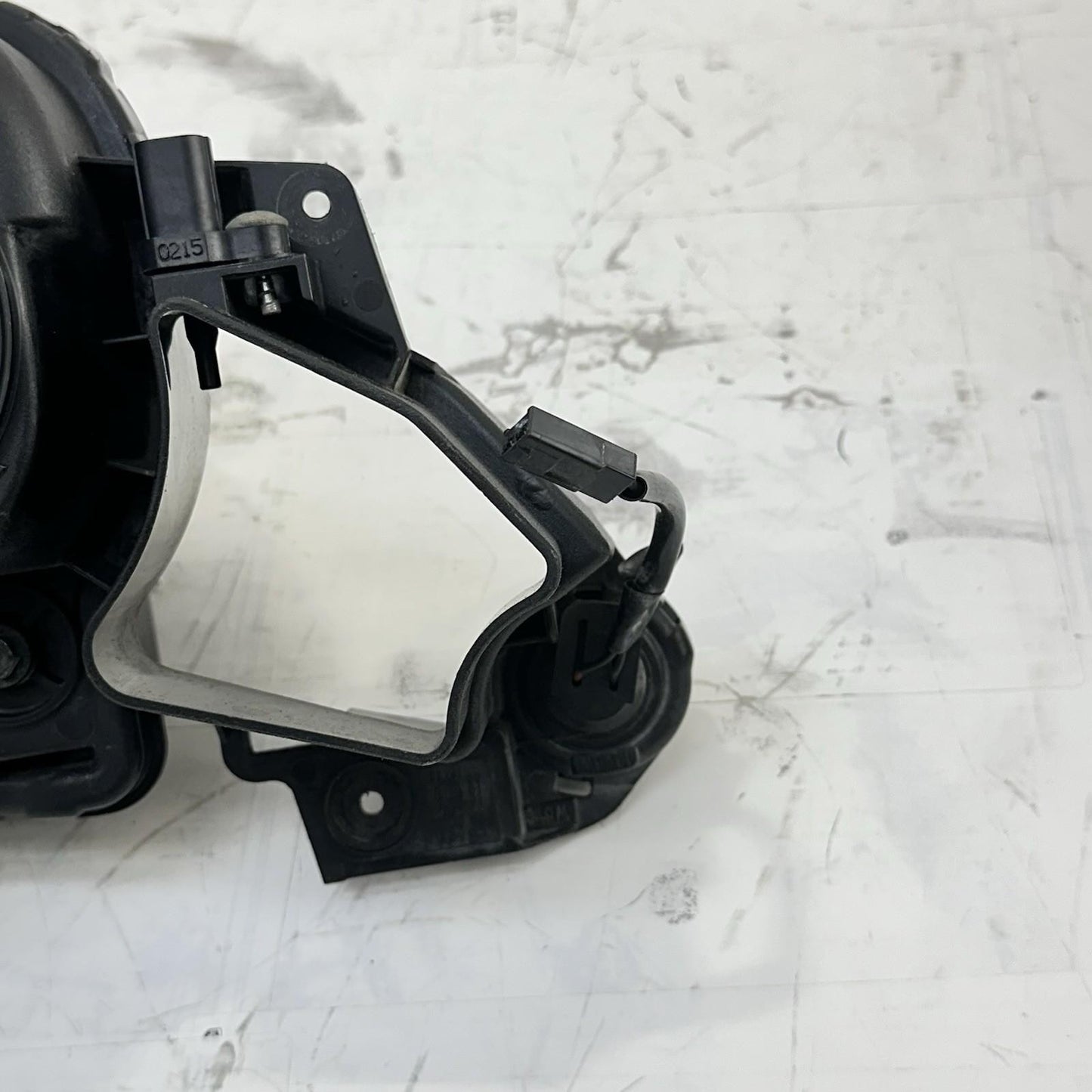2009 - 2014 YAMAHA YZF R1 HEADLIGHT FRONT HEAD LAMP LIGHT *SLIGHT DAMAGE*