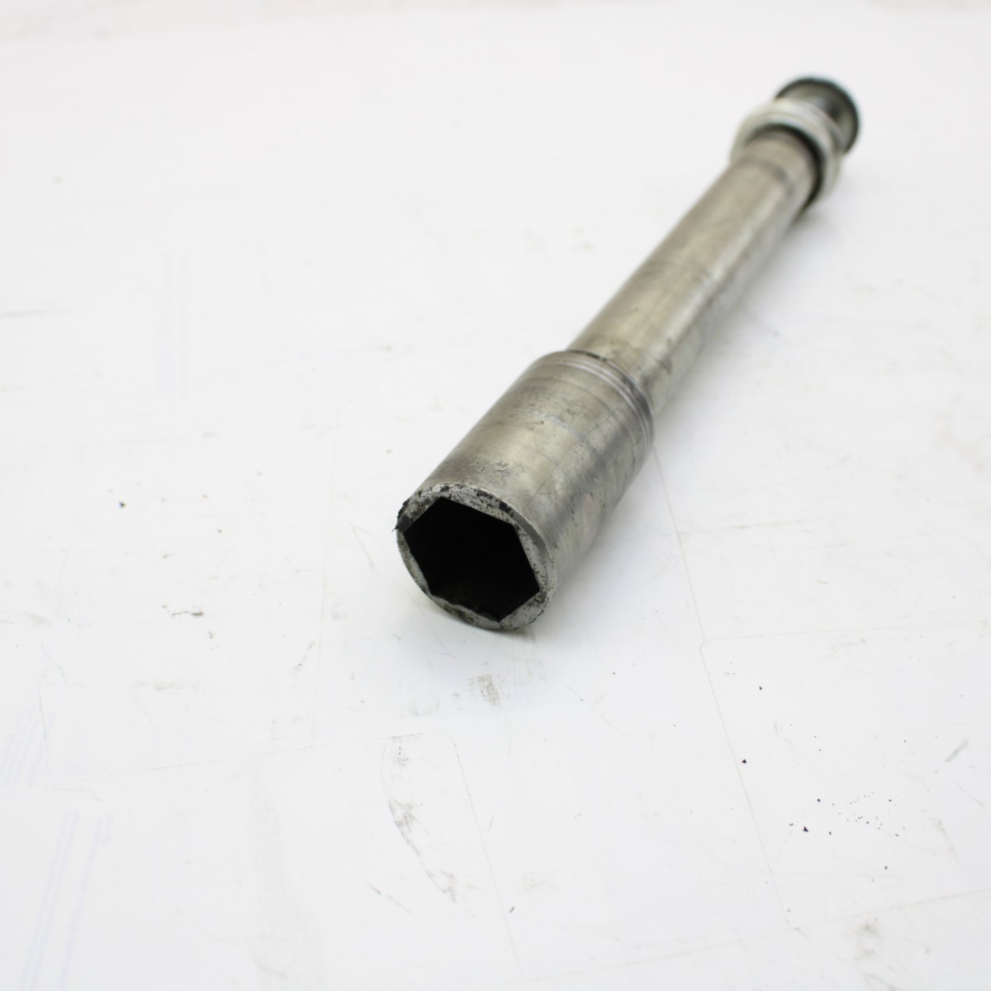 2006 - 2009 SUZUKI GSXR600 GSXR750 FRONT AXLE WHEEL RIM PIVOT BOLT 54711-41G00