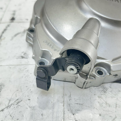 2016 - 2019 YAMAHA YZF R1 CLUTCH COVER SIDE ENGINE MOTOR TRIM PANEL BOLTS STOCK