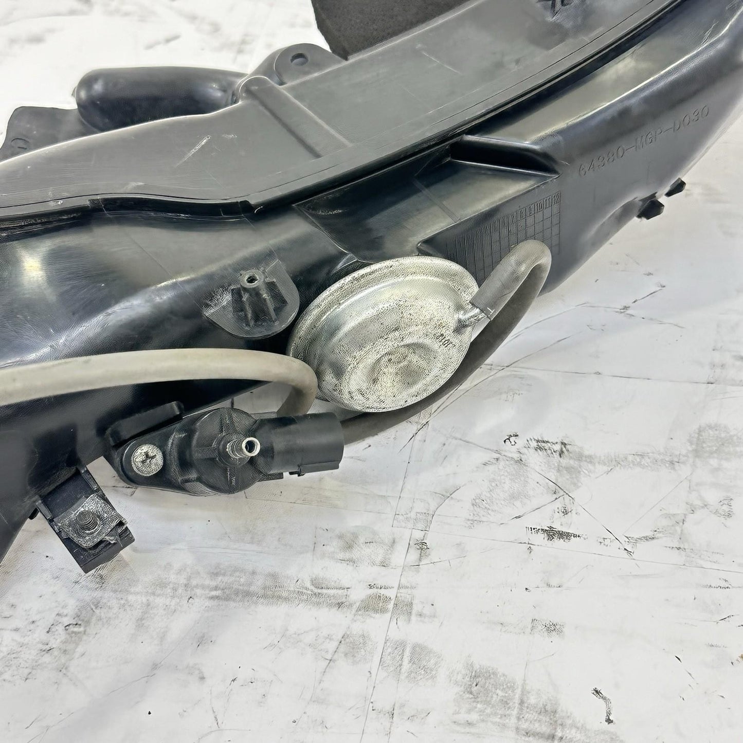 2012 - 2016 HONDA CBR1000RR LEFT SIDE AIR DUCT INTAKE TUBE PLASTIC LINE HOSE