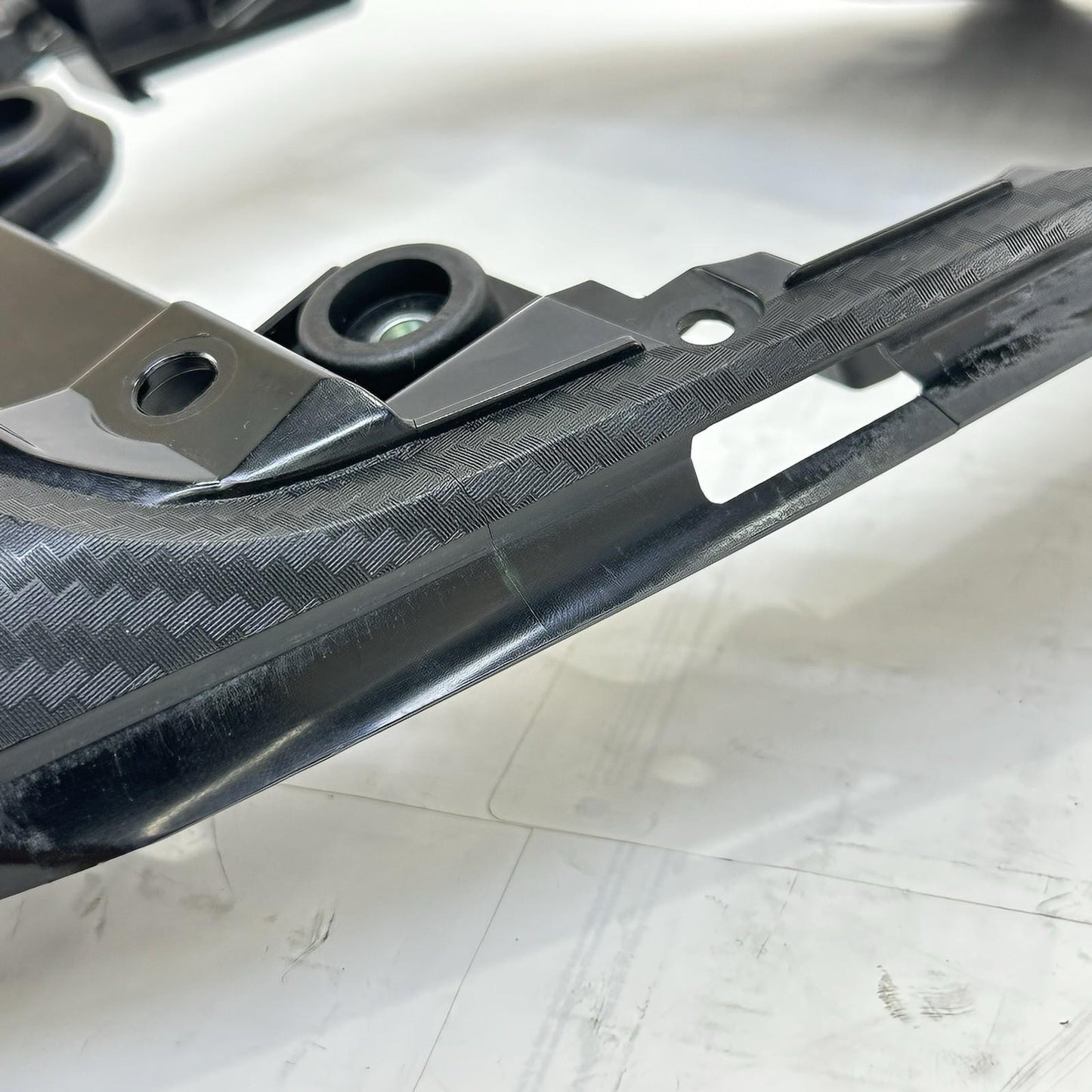 2011 - 2026 SUZUKI GSX 600 GSXR 750 REAR CENTER SEAT COWL FAIRING BLACK *CRACK*