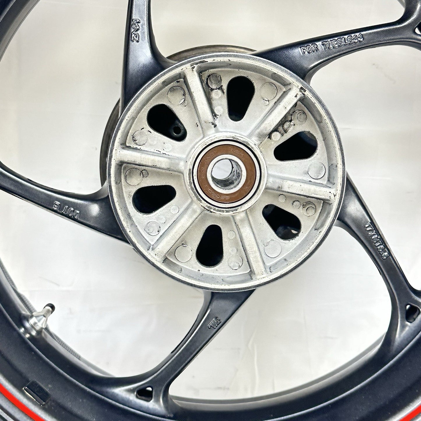 2013 - 2017 TRIUMPH DAYTONA 675R REAR WHEEL RIM BACK BRAKE DISC ROTOR TIRE BLACK