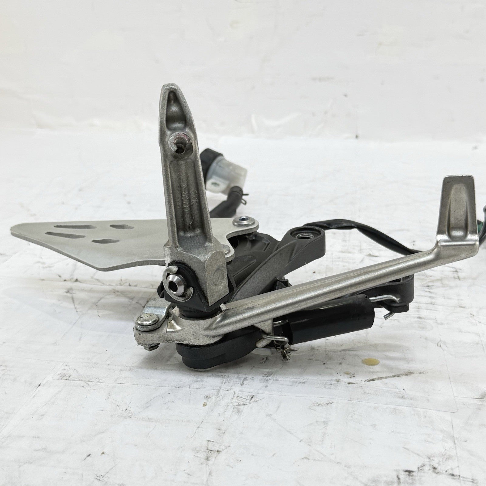 2024 - 2025 KAWASAKI NINJA ZX-6R RIGHT REARSET FOOT PEG BRAKE